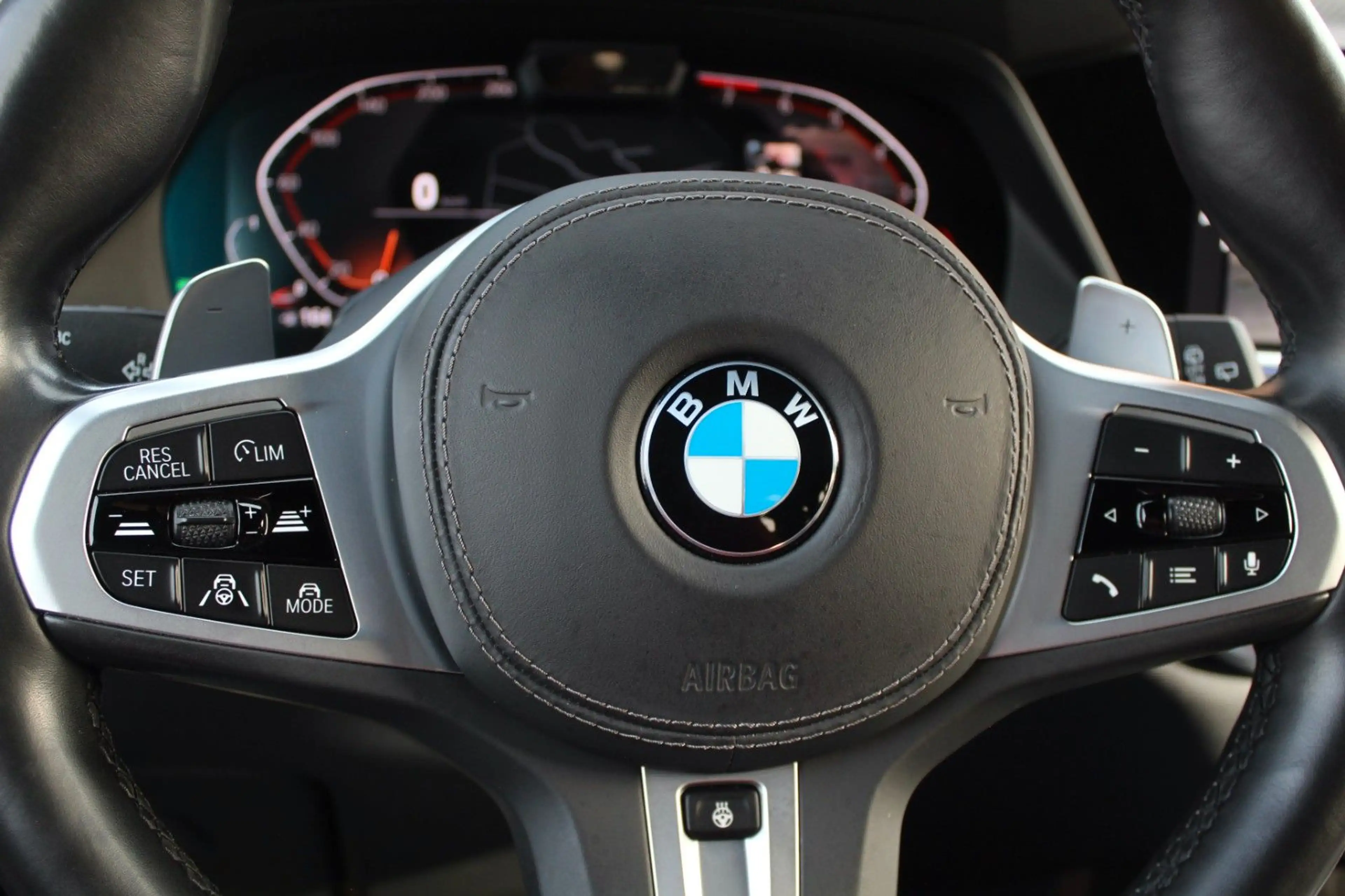 BMW X7 M-SPORT 1.Hd! VoLL 7Si 360° INNOV STANDHZ 22" — photo 8