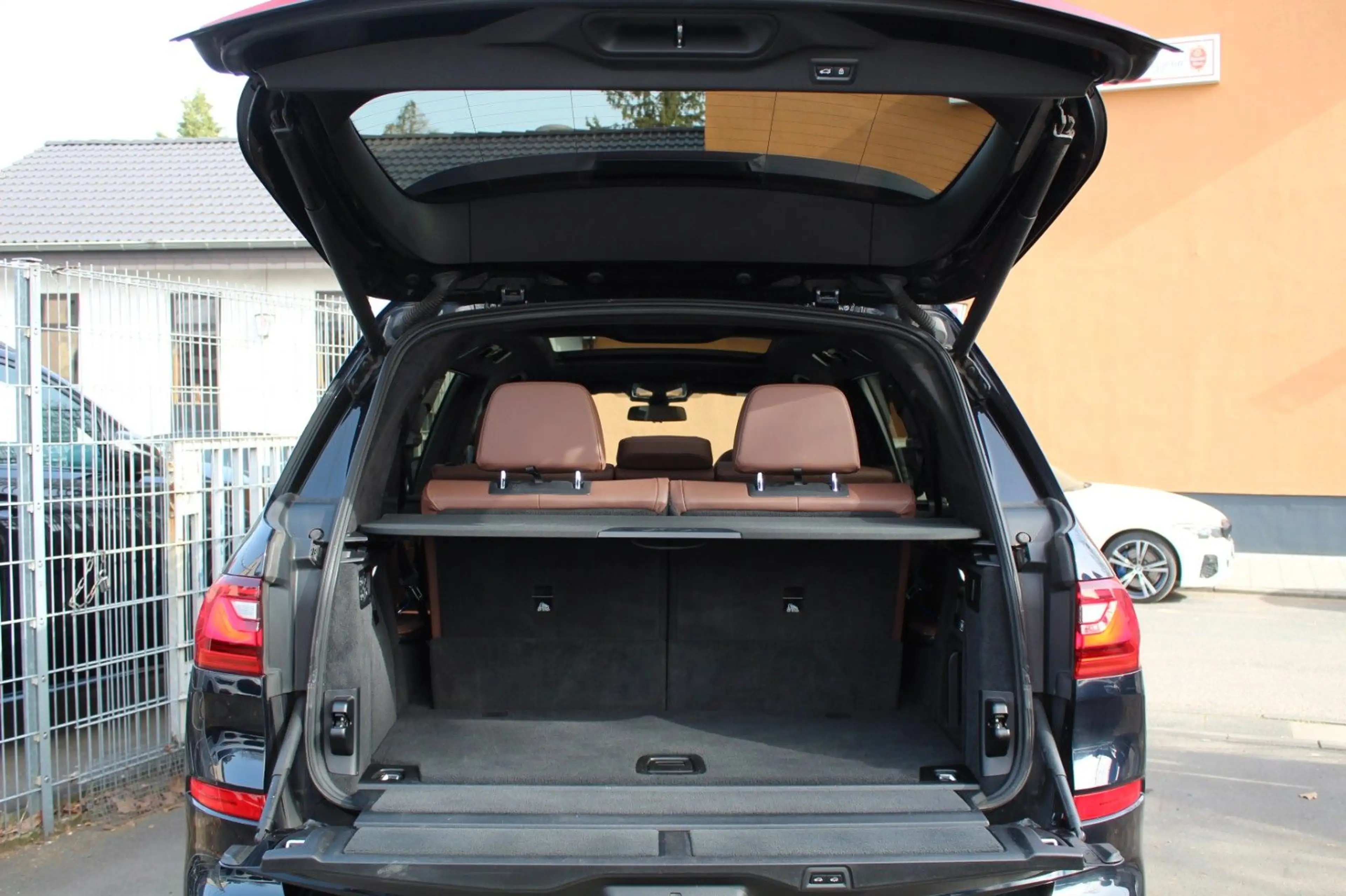 BMW X7 M-SPORT 1.Hd! VoLL 7Si 360° INNOV STANDHZ 22" — photo 11