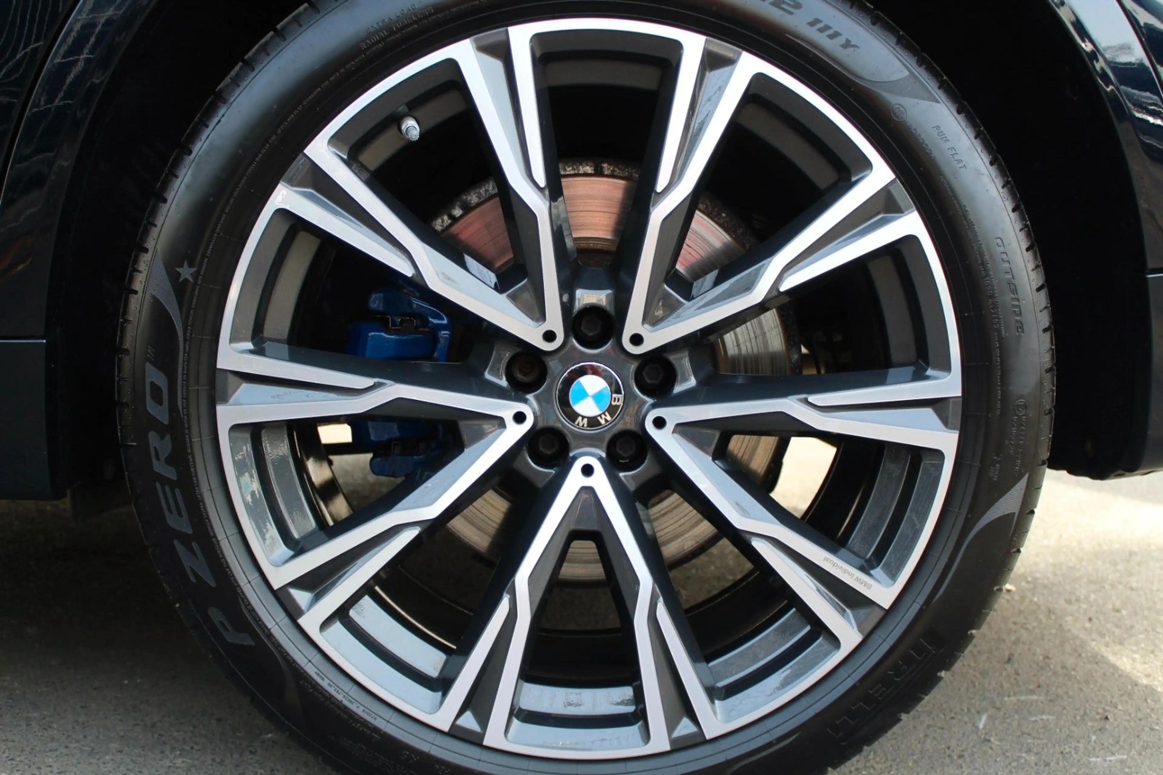 BMW X7 M-SPORT 1.Hd! VoLL 7Si 360° INNOV STANDHZ 22" — photo 12