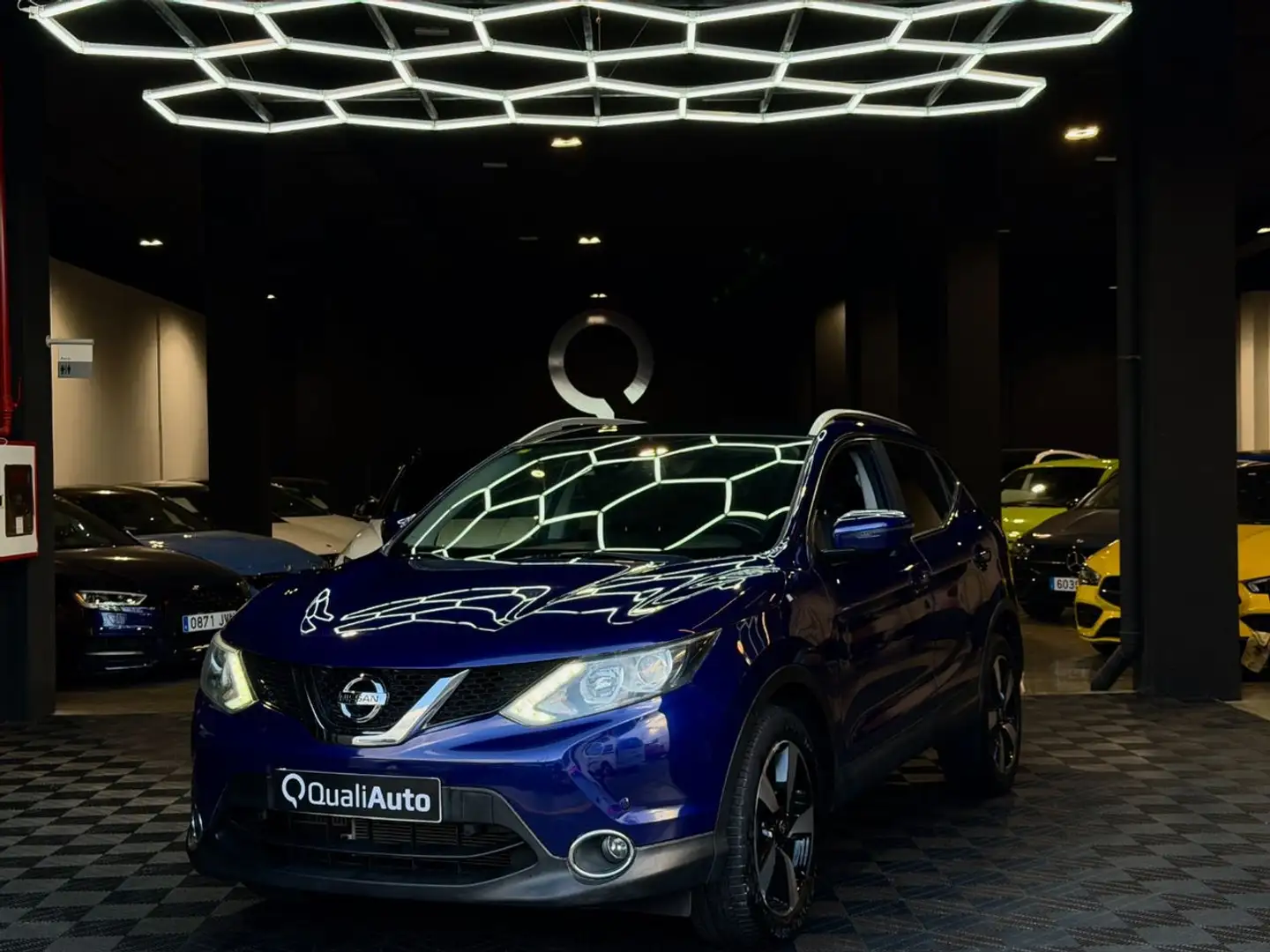 Nissan Qashqai 1.2i DIGT TEKNA 4X2 Alcantara Burdeos - 1