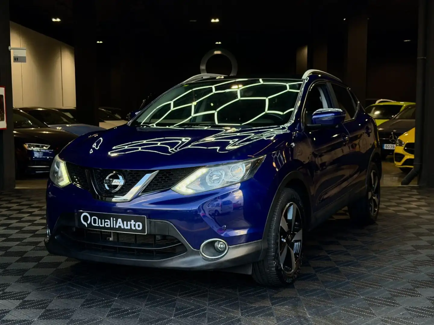 Nissan Qashqai 1.2i DIGT TEKNA 4X2 Alcantara Burdeos - 2
