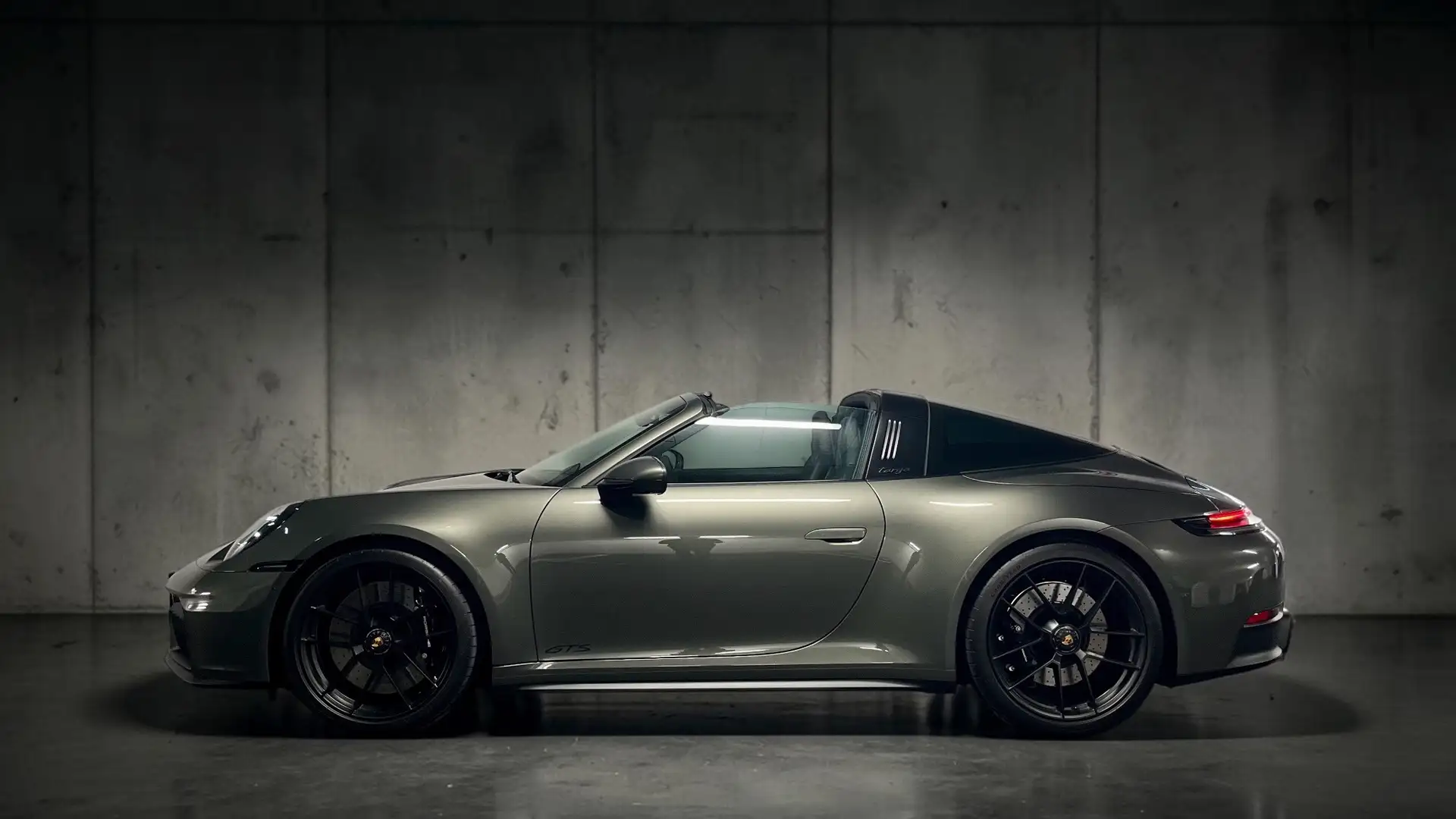 Porsche Targa 992.2 4 GTS, Lift, PDCC, aventuringrün Grün - 2