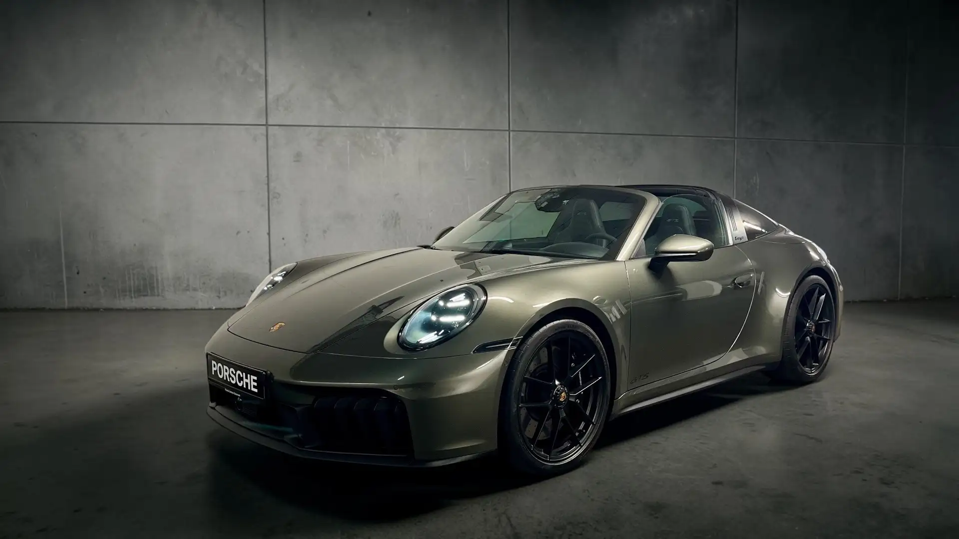 Porsche Targa 992.2 4 GTS, Lift, PDCC, aventuringrün Grün - 1