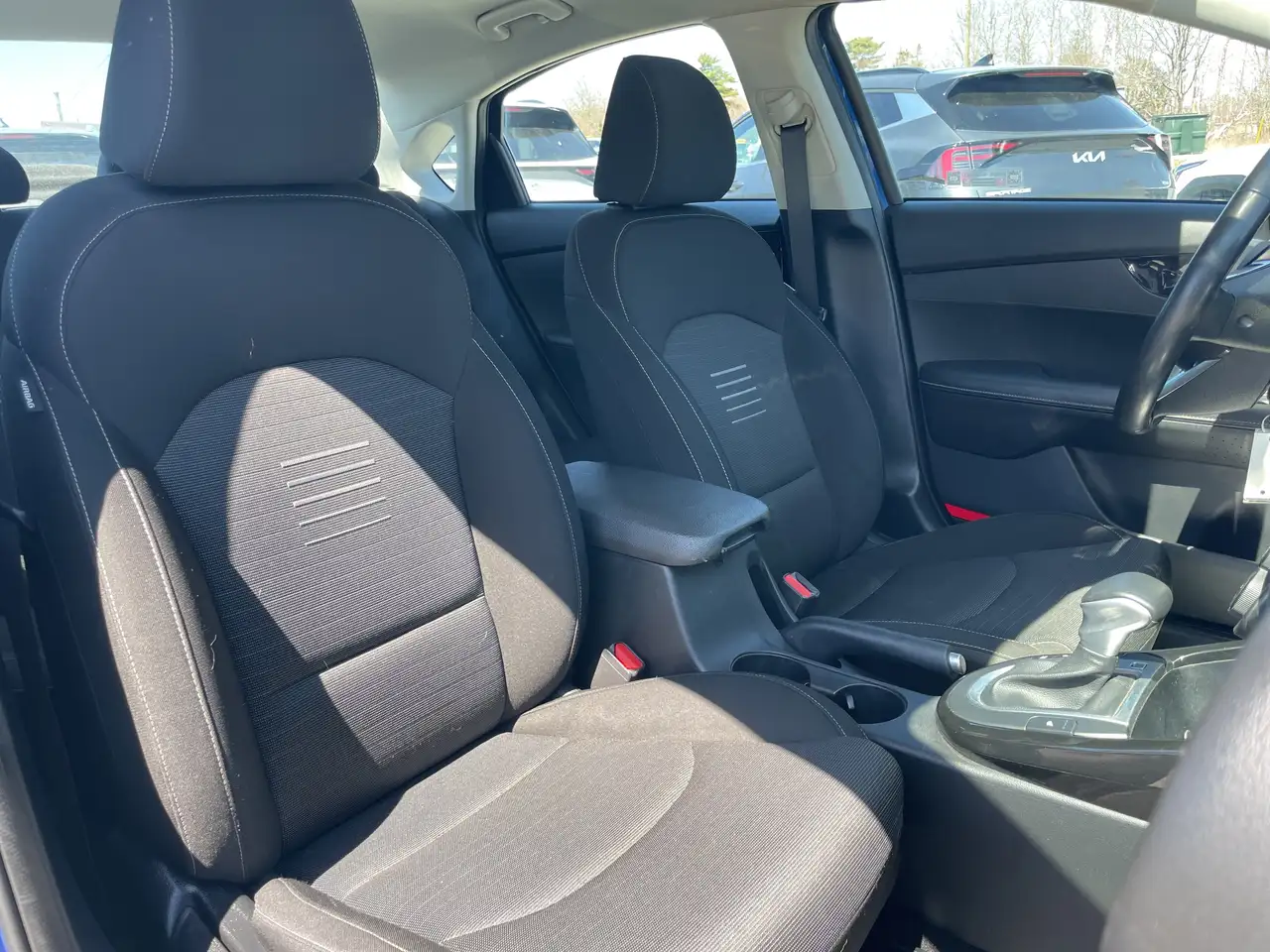 Kia Forte снимка Kia Forte