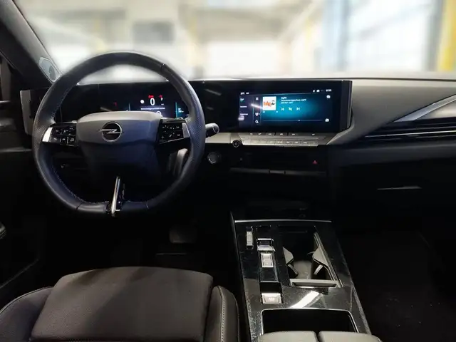 Opel Astra view 8