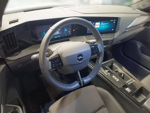 Opel Astra view 13