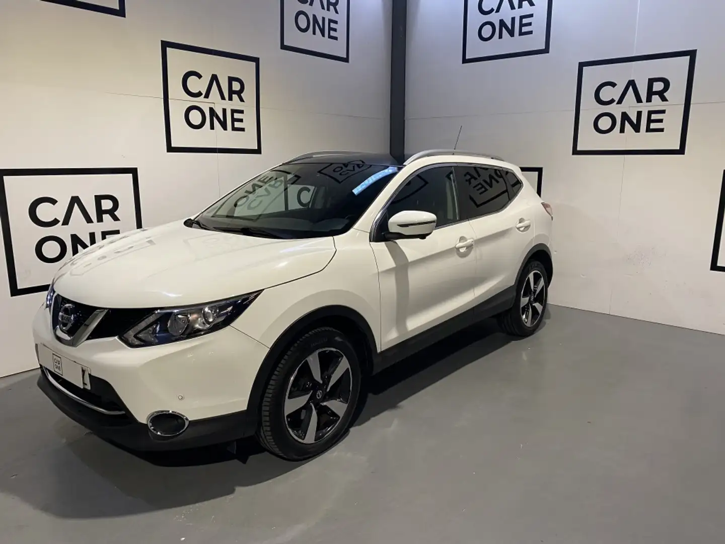 Nissan Qashqai 1.5dCi 360 4x2 Weiß - 1