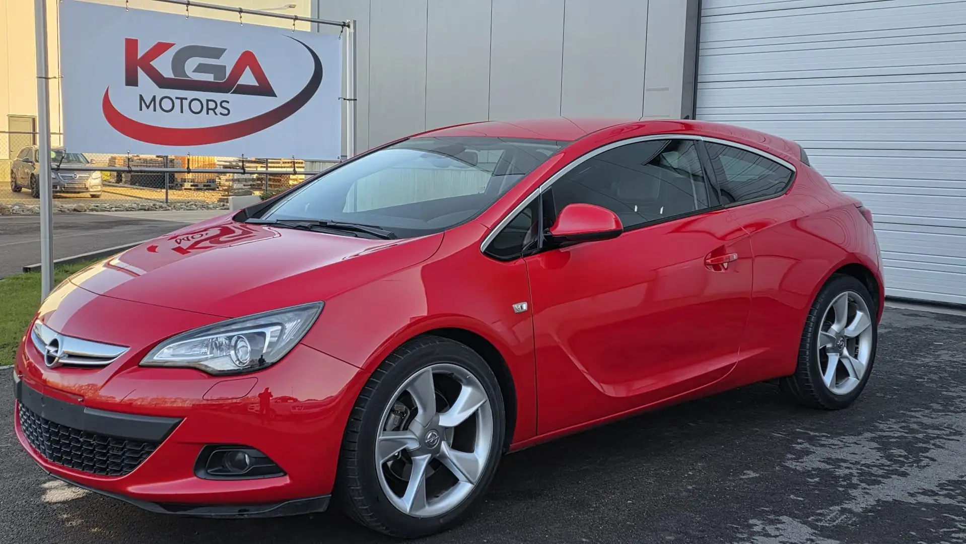 Opel Astra Astra GTC 1.4 Coupe Daytona Rouge - 1