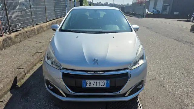 Peugeot 208 5p 1.2 puretech Allure 82cv
