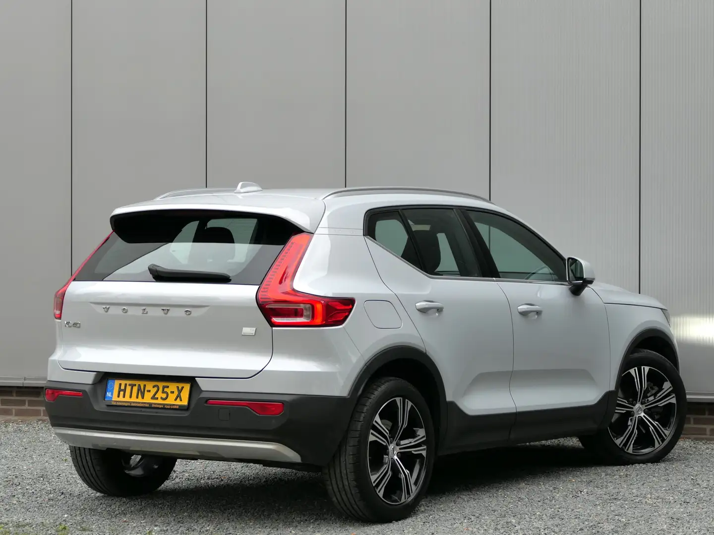 Volvo XC40 1.5 T4 Recharge Inscription 12 MND garantie Leer / Grau - 2