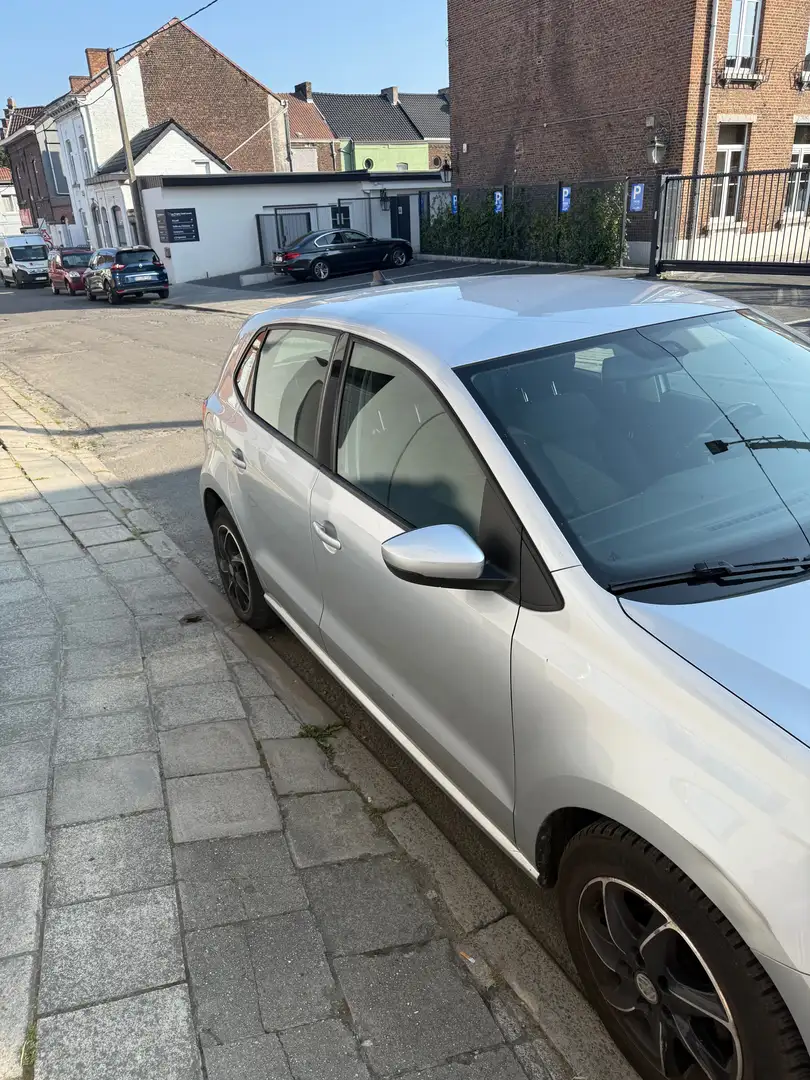 Volkswagen Polo Polo 1.4 85 Confortline Gris - 2
