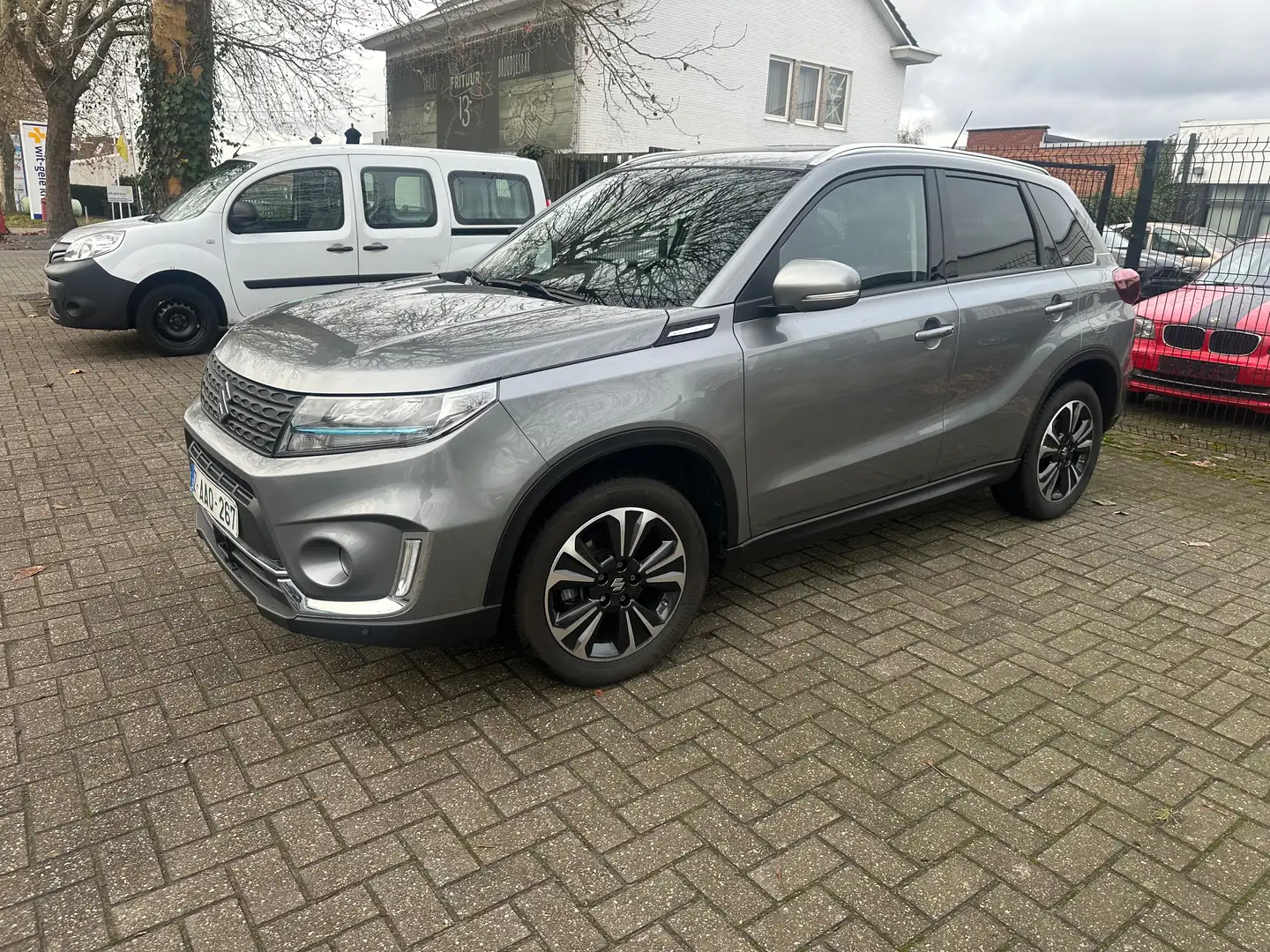 Suzuki Vitara Vitara 1.4 Boosterjet Hybrid Comfort+ Gris - 2