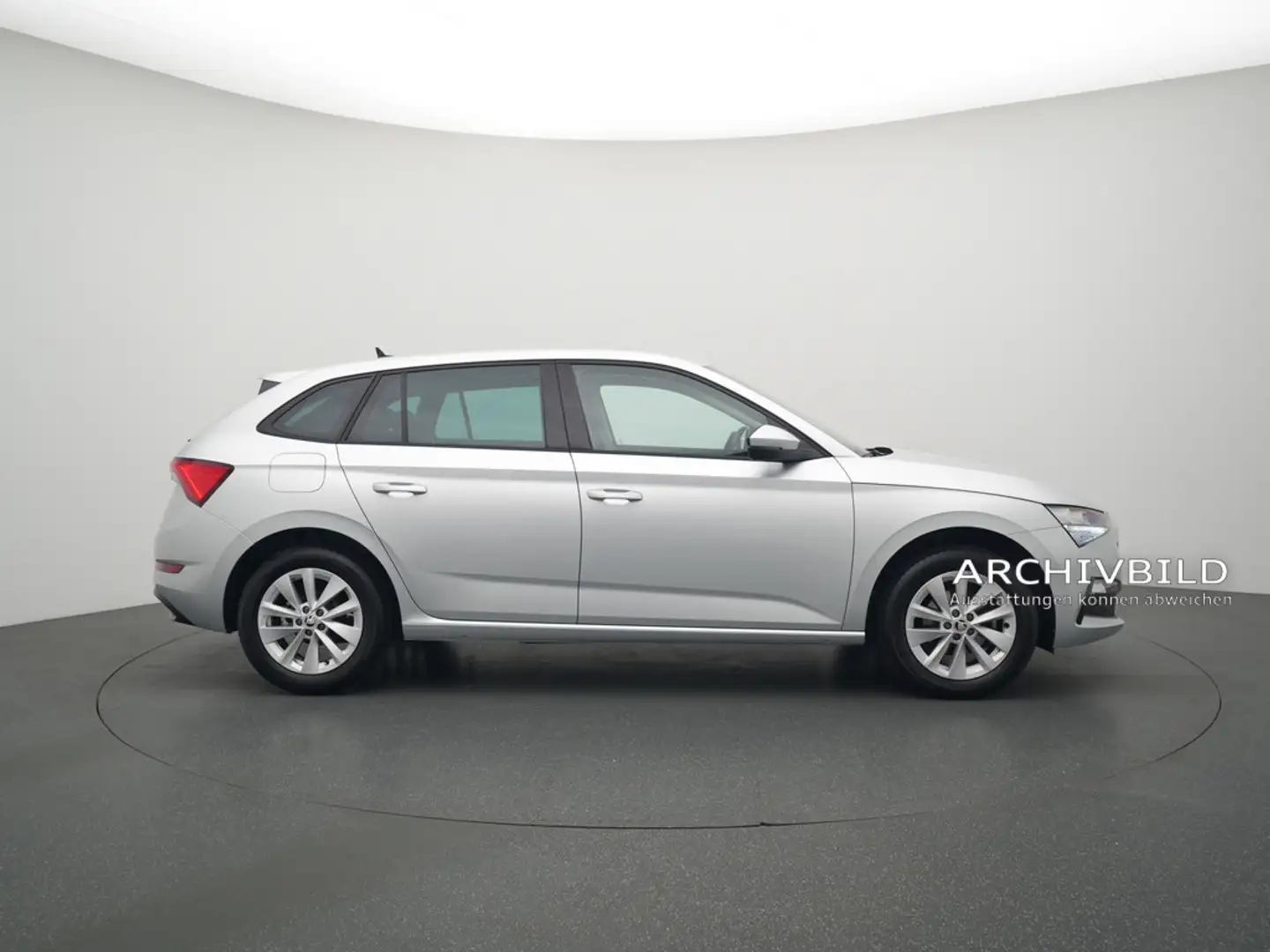 Skoda Scala DSG SHZ PDC KLIMA Schwarz - 2