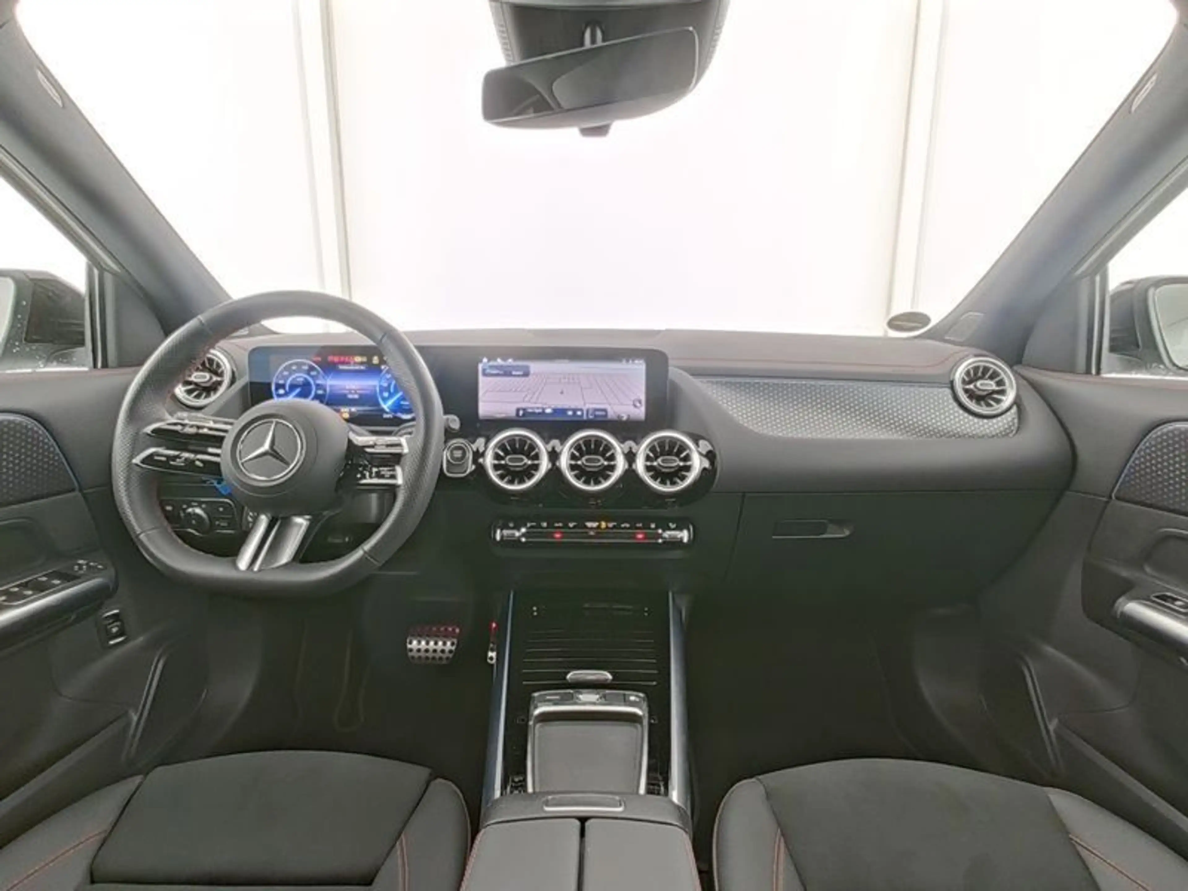 Mercedes-Benz EQA 250+ AMG-ADV NIGHT PANO 360° FAP 20"AMG WDGS — photo 8