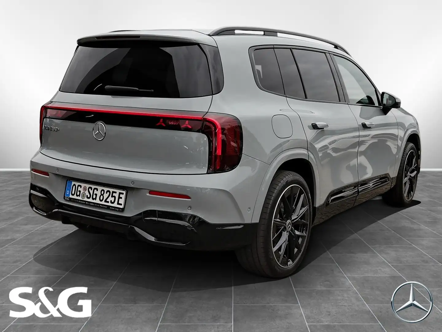 Mercedes-Benz GLB 250 + AMG MBUX+RüKam+M-LED+Pano+AHK+Night+20 Grau - 2