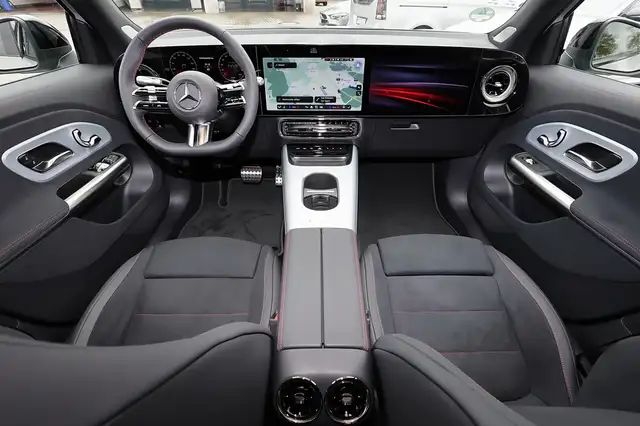 Mercedes-Benz GLB view 5