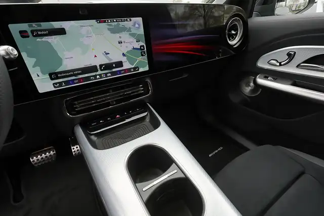 Mercedes-Benz GLB view 10