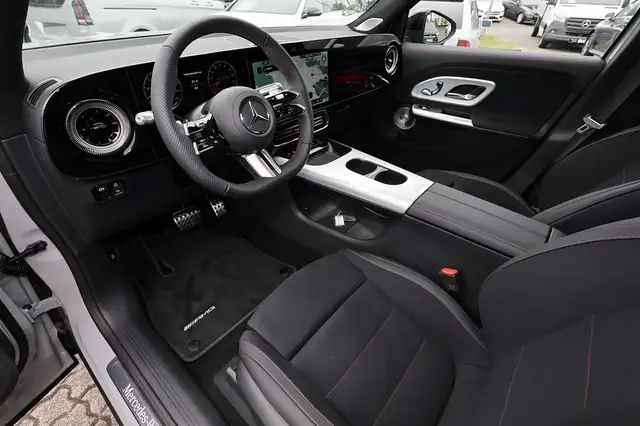 Mercedes-Benz GLB view 9