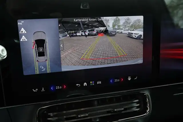 Mercedes-Benz GLB view 11