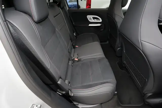 Mercedes-Benz GLB view 6