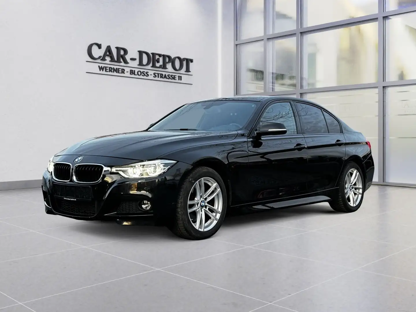 BMW 330 i M Sport*AUTOMA.*NAVI*S-DACH*LED*ALCANT.* Schwarz - 1