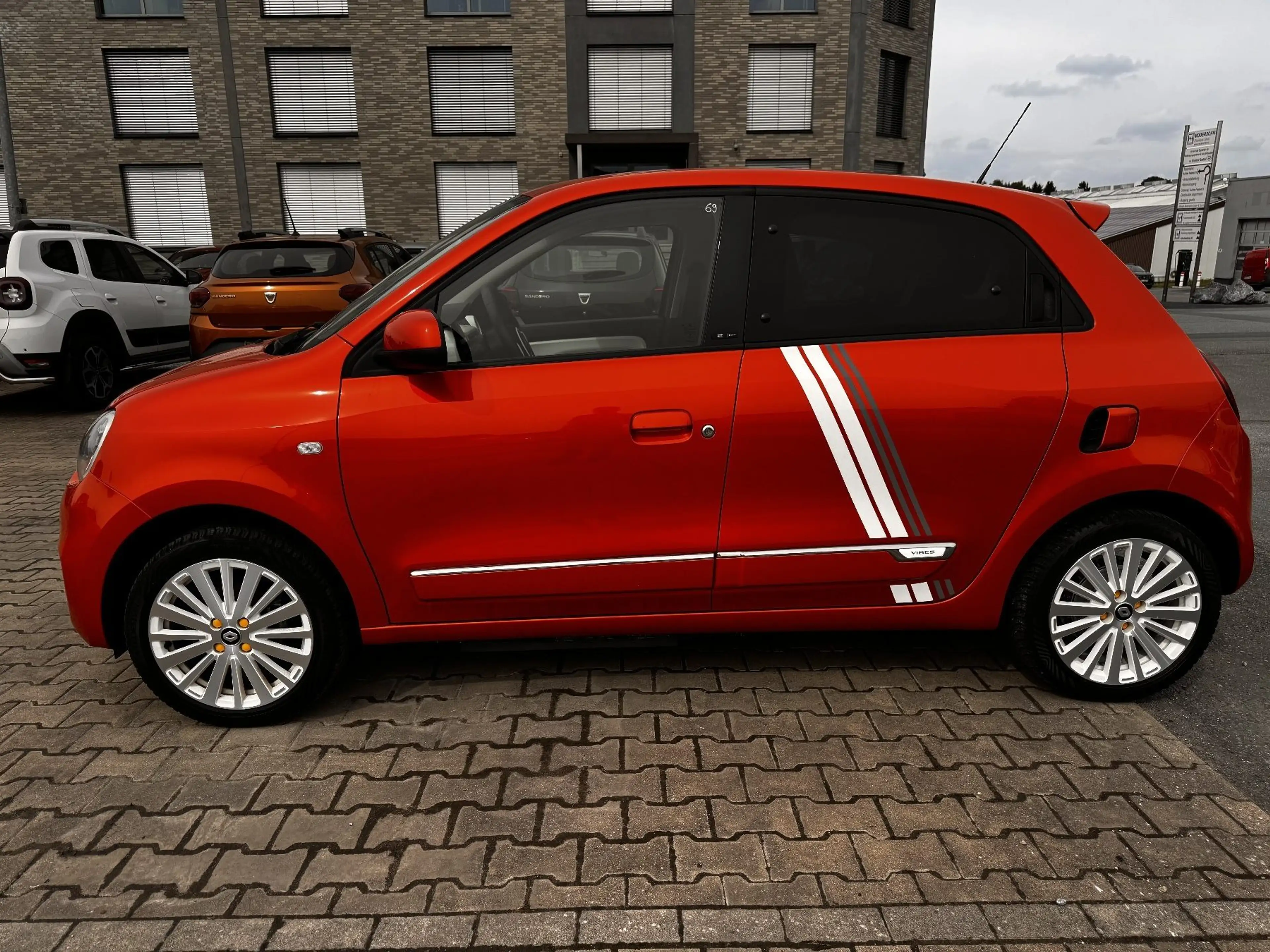 Renault Twingo E-TECH VIBES NAVI+PDC+SITZH+ALU — photo 2