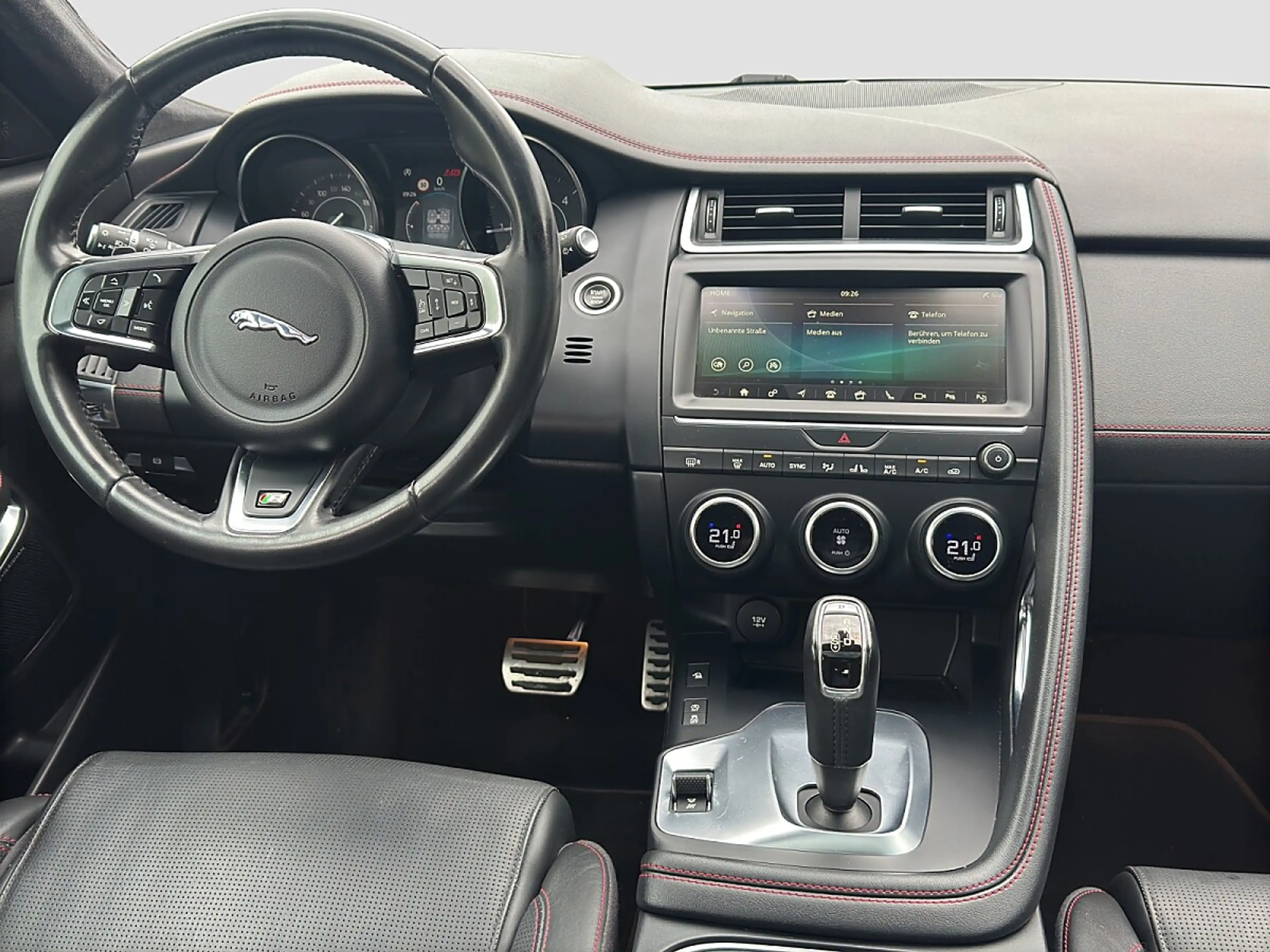 Jaguar E-Pace 2.0DI4 D180 First Edition AWD Aut. — photo 9