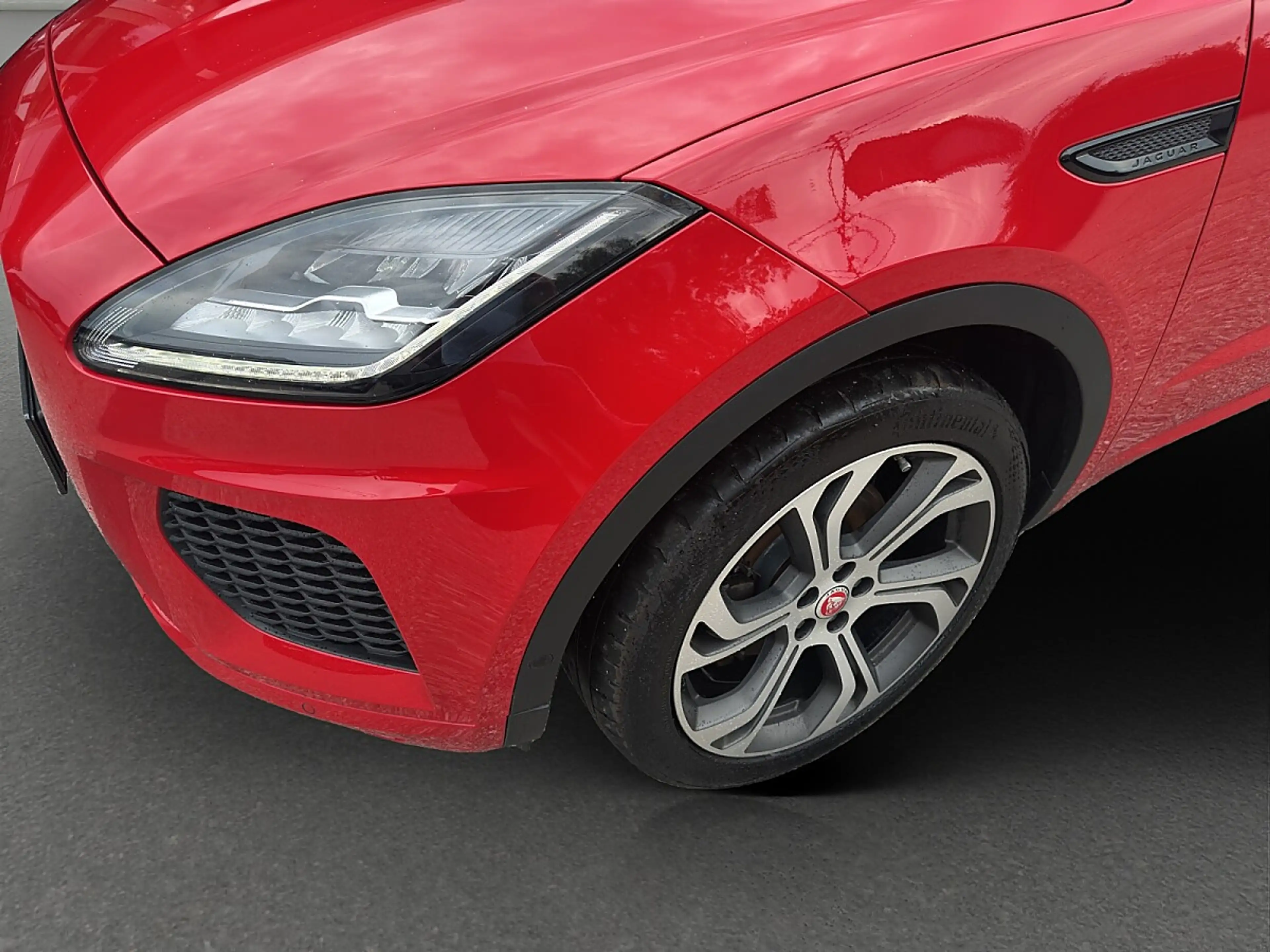 Jaguar E-Pace 2.0DI4 D180 First Edition AWD Aut. — photo 6