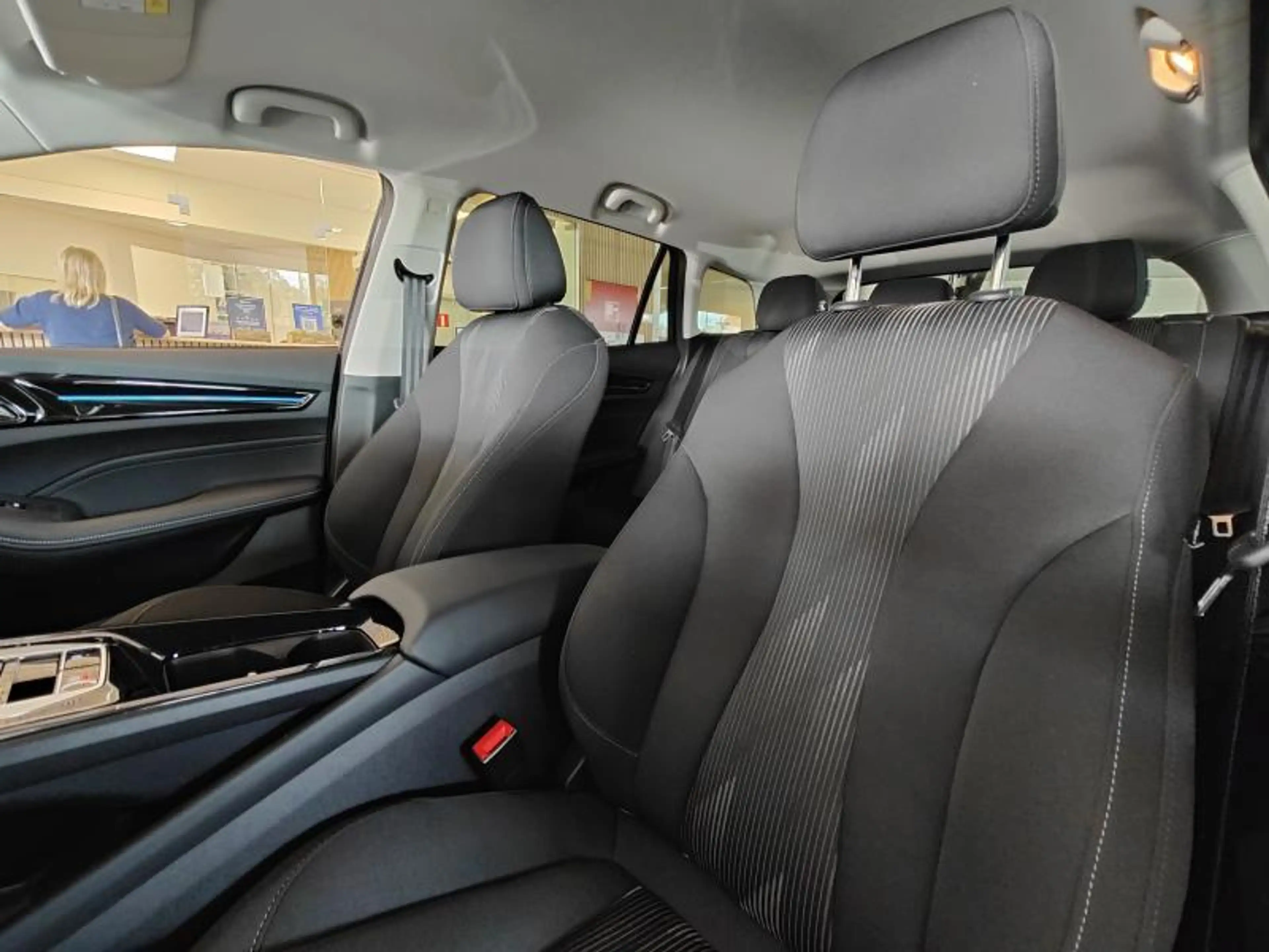 MG MG5 61kWh Comfort Long Range — photo 12