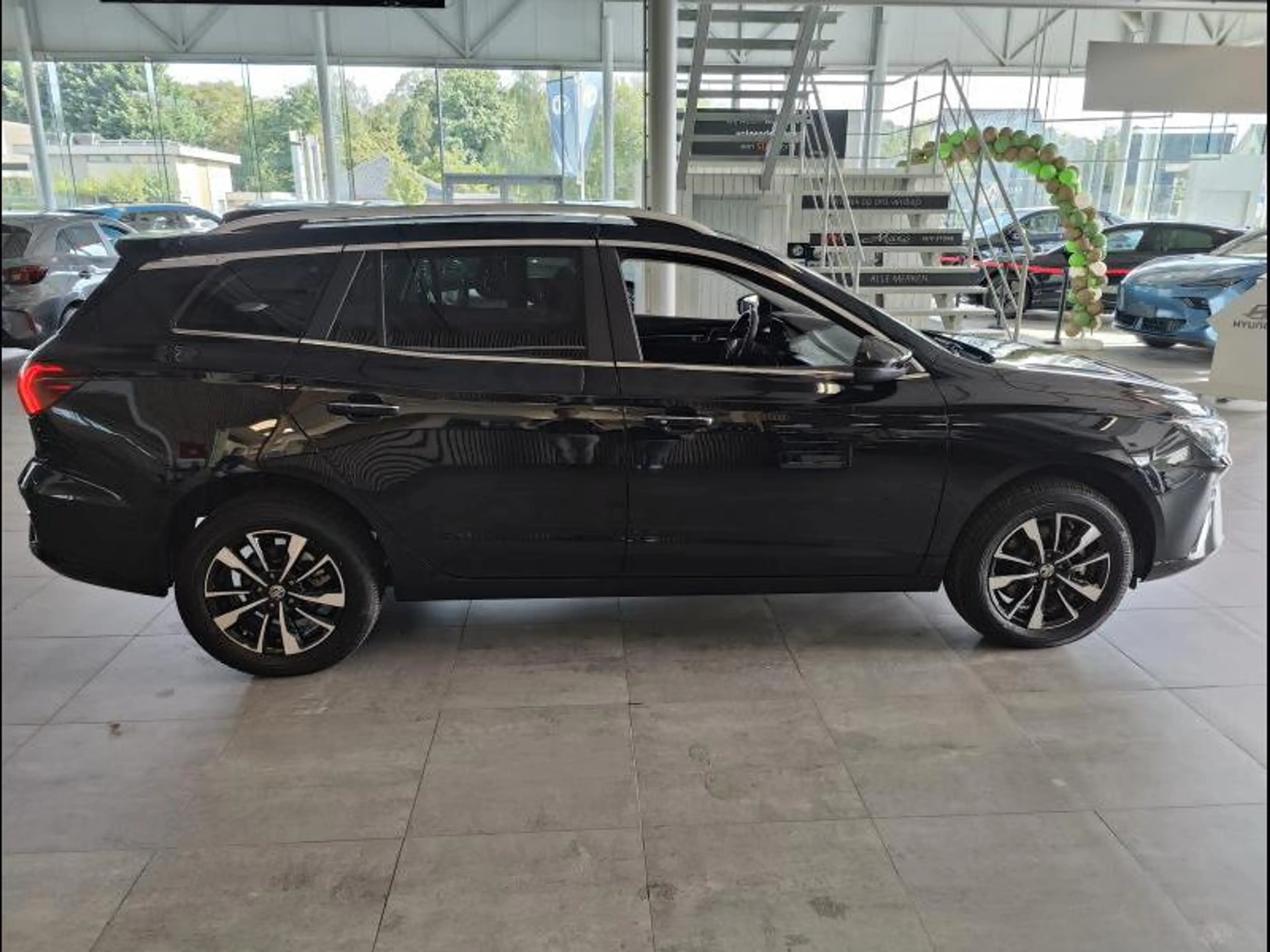 MG MG5 61kWh Comfort Long Range — photo 8