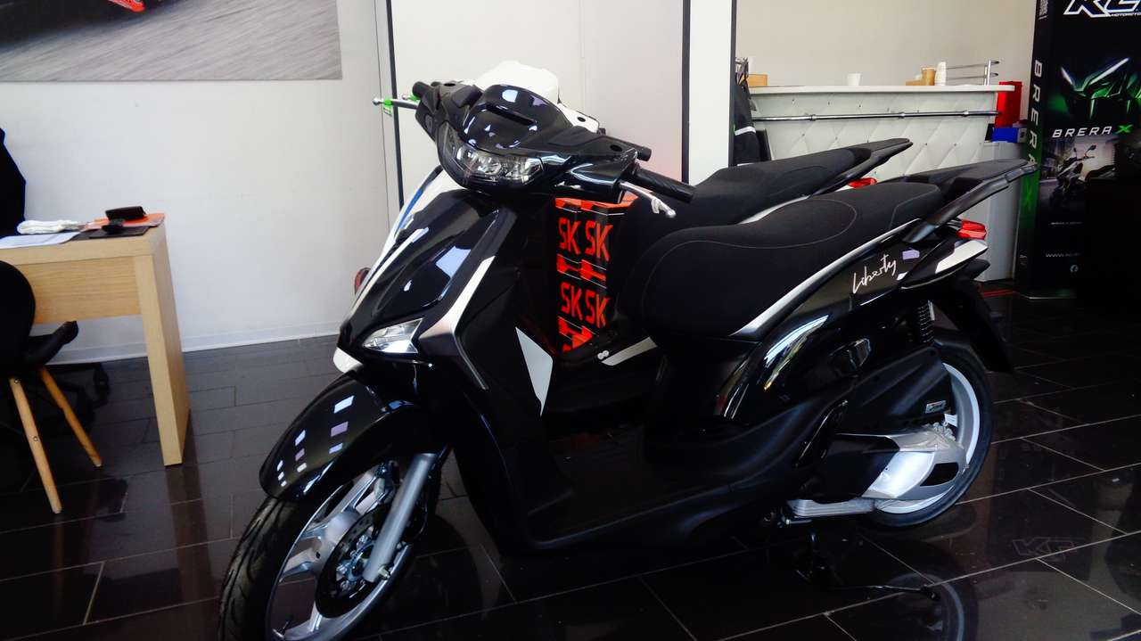 Piaggio Liberty 125 listino 3100 con 400 euro di vantaggi piaggio