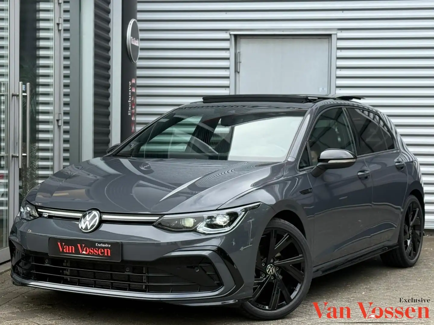 Volkswagen Golf 1.5 eTSI Blackstyle 3X R-Line|Pano|H&K|IQ Light|Sf Grijs - 1