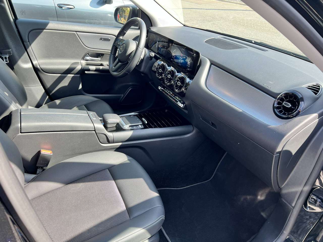 Mercedes-Benz GLA 180 2020 — photo 13 sur 16