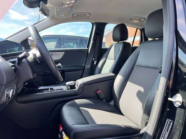 Mercedes-Benz GLA 180 2020 — vignette 9