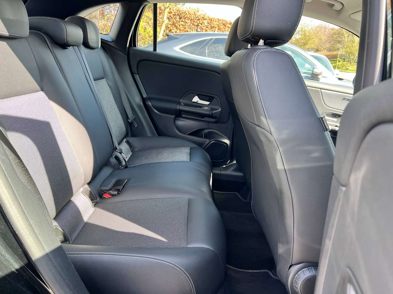 Mercedes-Benz GLA 180 2020 — photo 11 sur 16