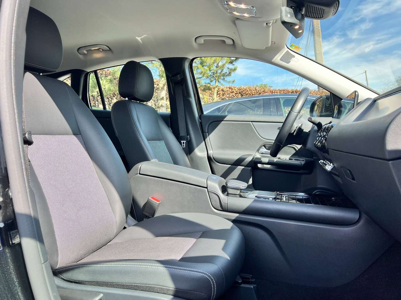 Mercedes-Benz GLA 180 2020 — photo 12 sur 16