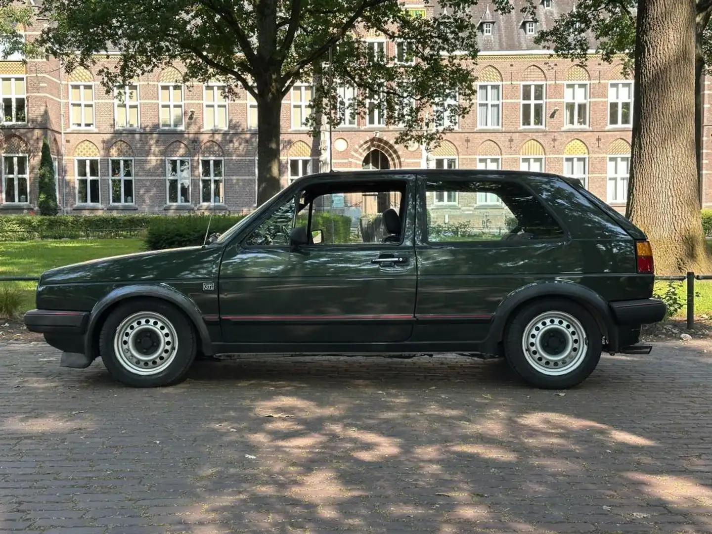 Volkswagen Golf GTI 1.8 Vert - 2