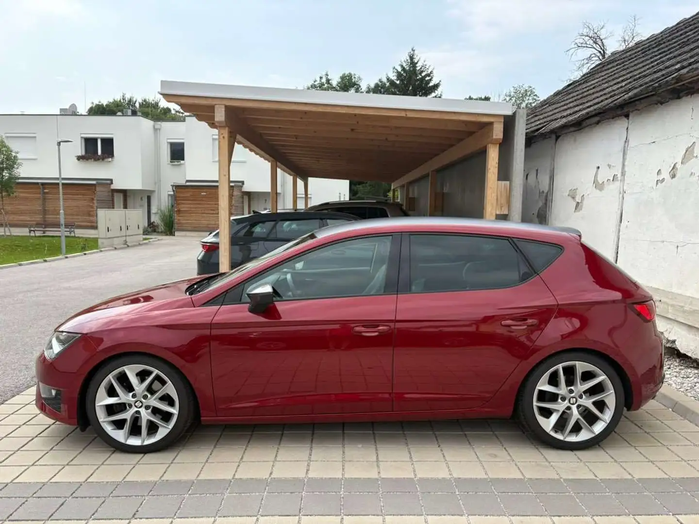 SEAT Leon Leon FR 1,8 TSI Start-Stopp FR Start-Stopp Rot - 2