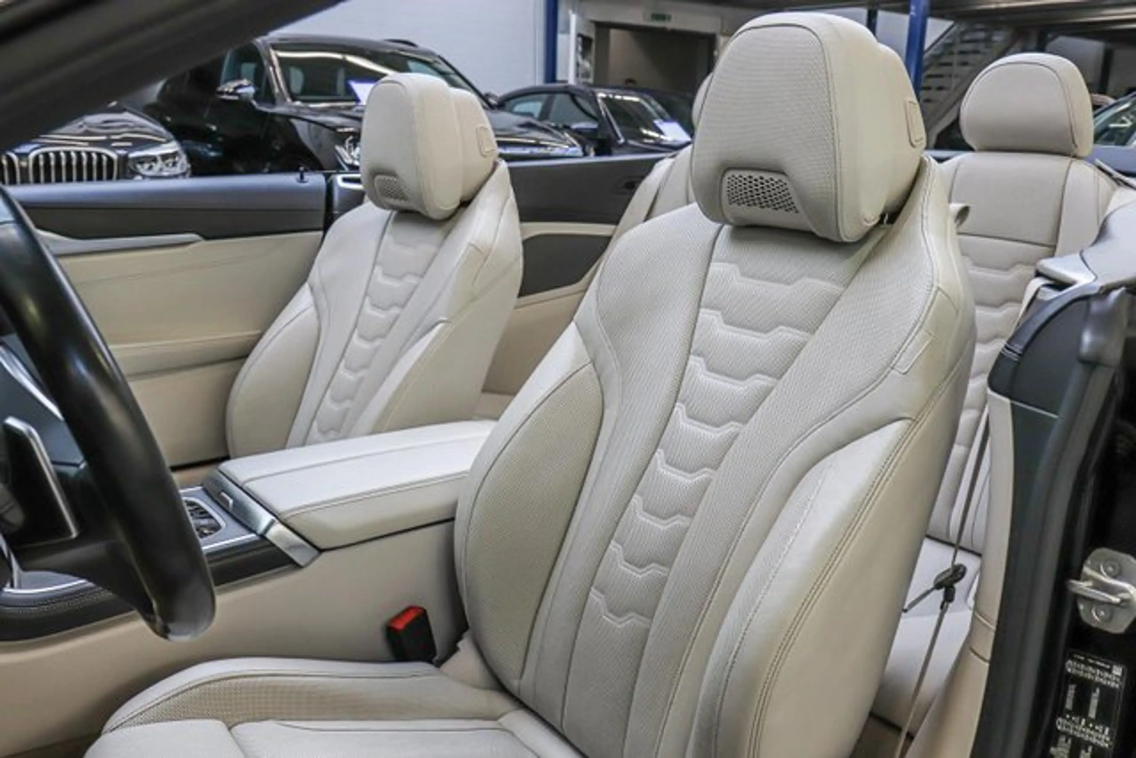 BMW 840 i Cabrio Sport-Aut///M SPORT/DEUTSCH/LASERLICHT — photo 10