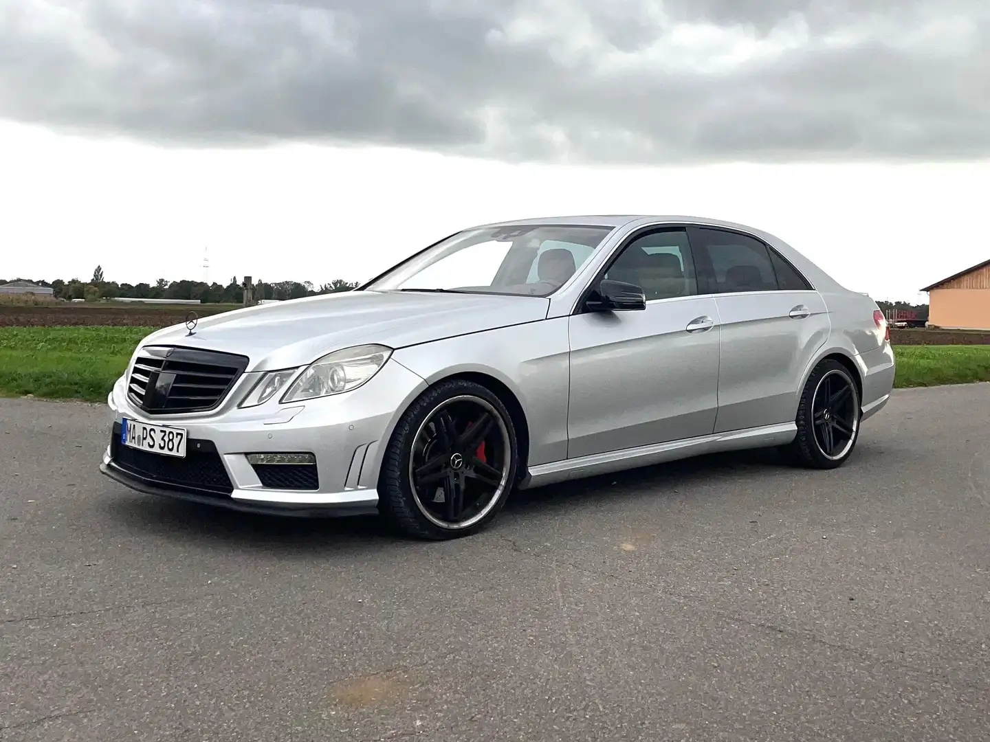 Mercedes-Benz E 500 E 500 7G-TRONIC Elegance Silber - 2
