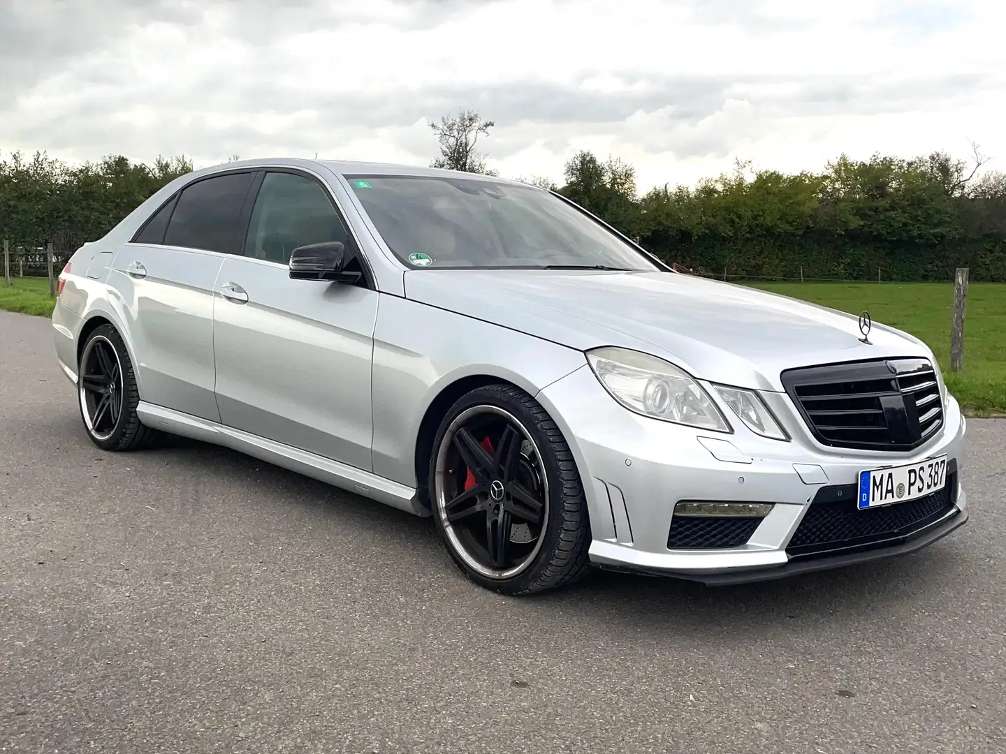 Mercedes-Benz E 500 E 500 7G-TRONIC Elegance Silber - 1