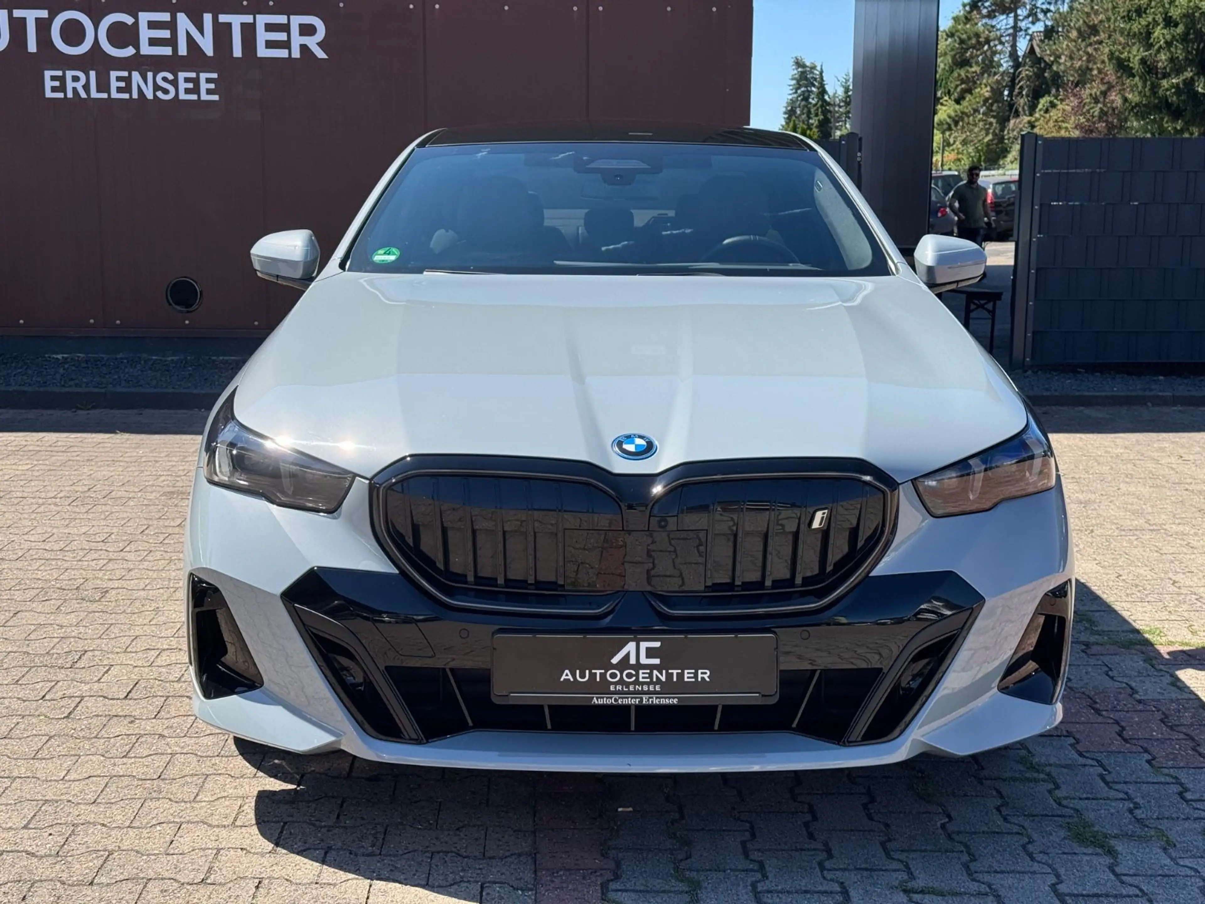 BMW i5 eDrive40 M Sport PRO PANO+B&K+LEDER BRAUN+21 — photo 3