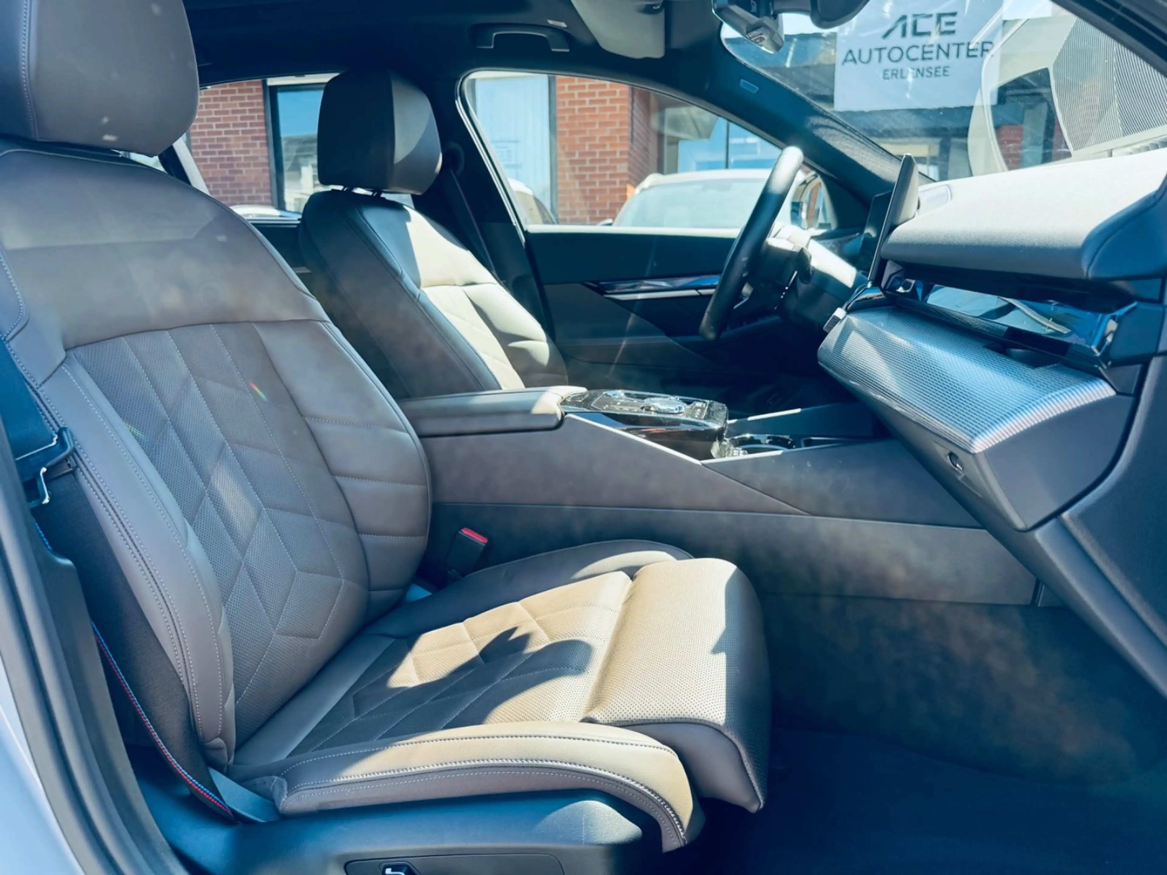 BMW i5 eDrive40 M Sport PRO PANO+B&K+LEDER BRAUN+21 — photo 15