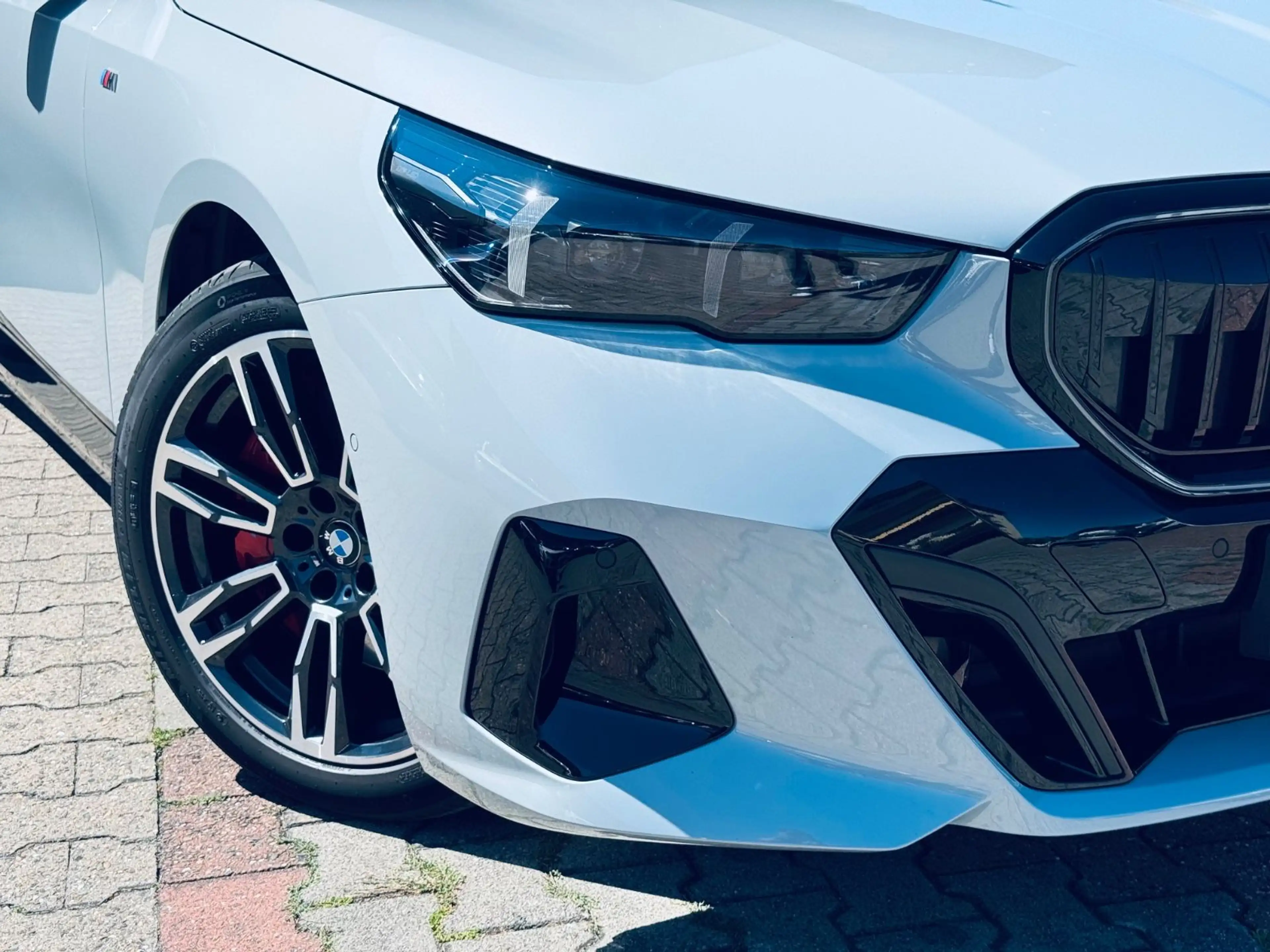 BMW i5 eDrive40 M Sport PRO PANO+B&K+LEDER BRAUN+21 — photo 4