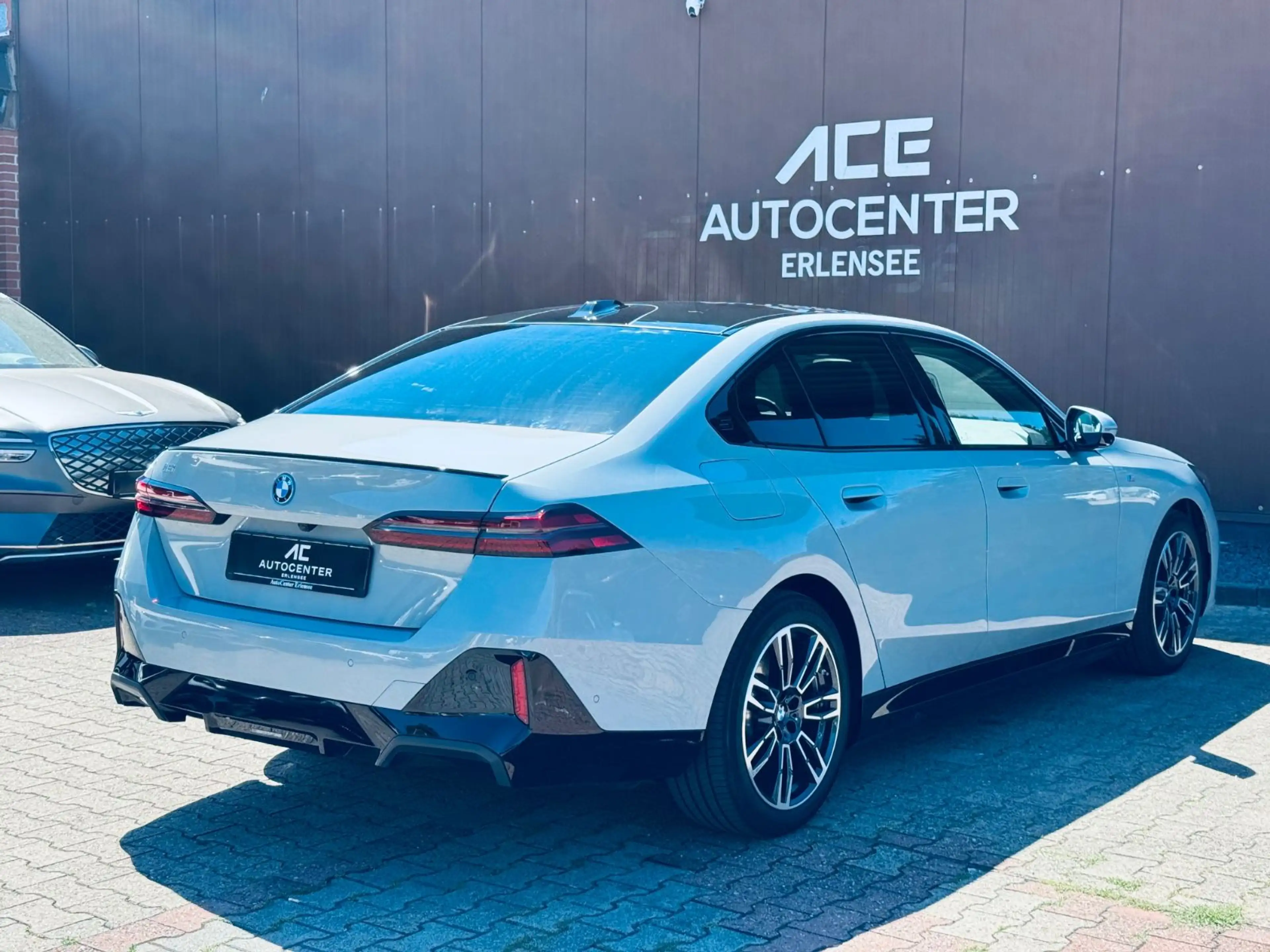 BMW i5 eDrive40 M Sport PRO PANO+B&K+LEDER BRAUN+21 — photo 8