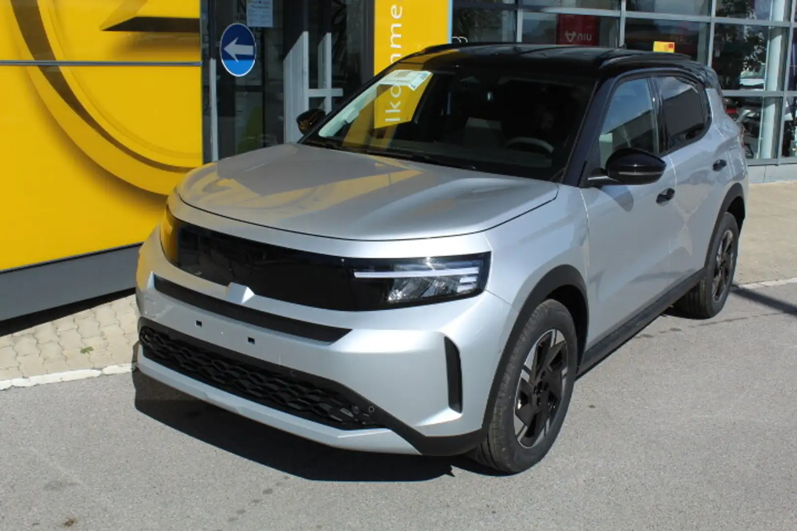 Opel Frontera Elektro 54kWh GS Silber - 1