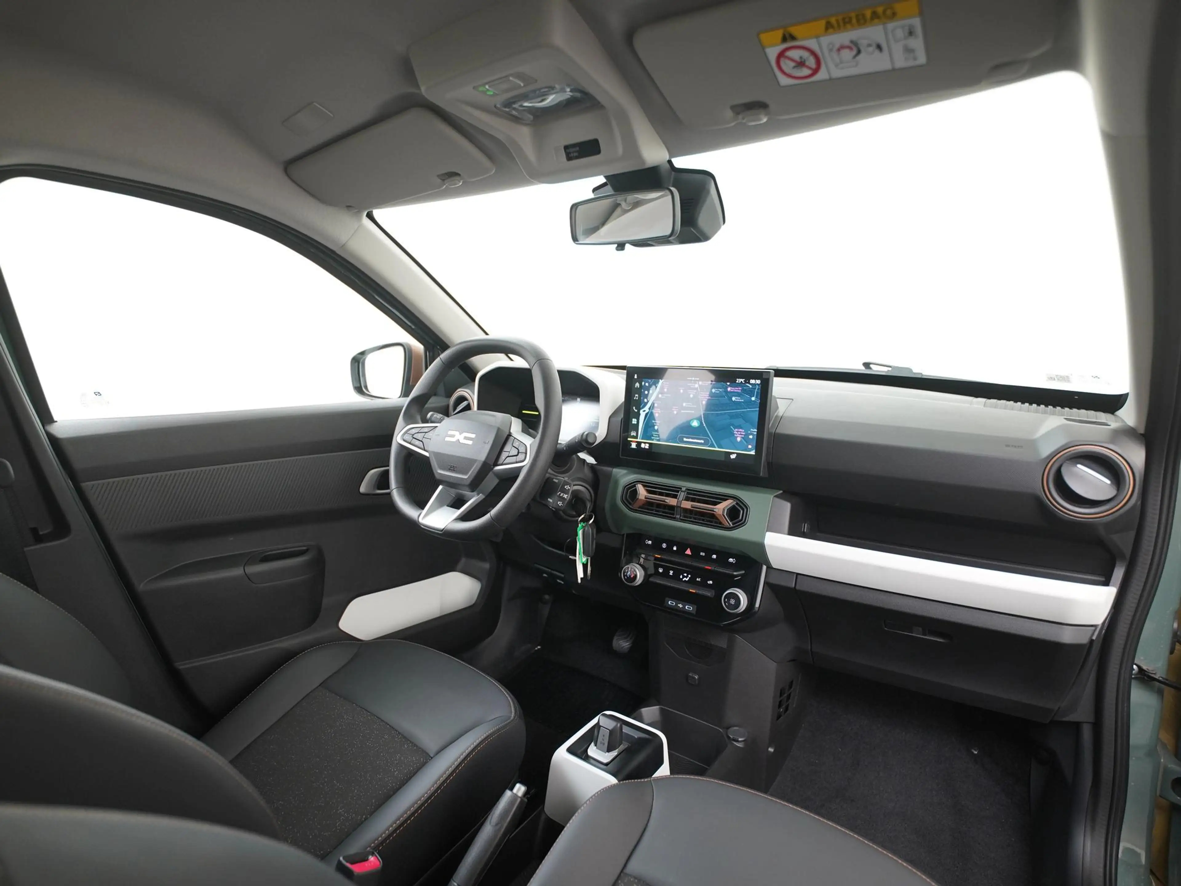 Dacia Spring Extreme 65 26.8 kWh | DC-snelladen | Achteruitcame — photo 2
