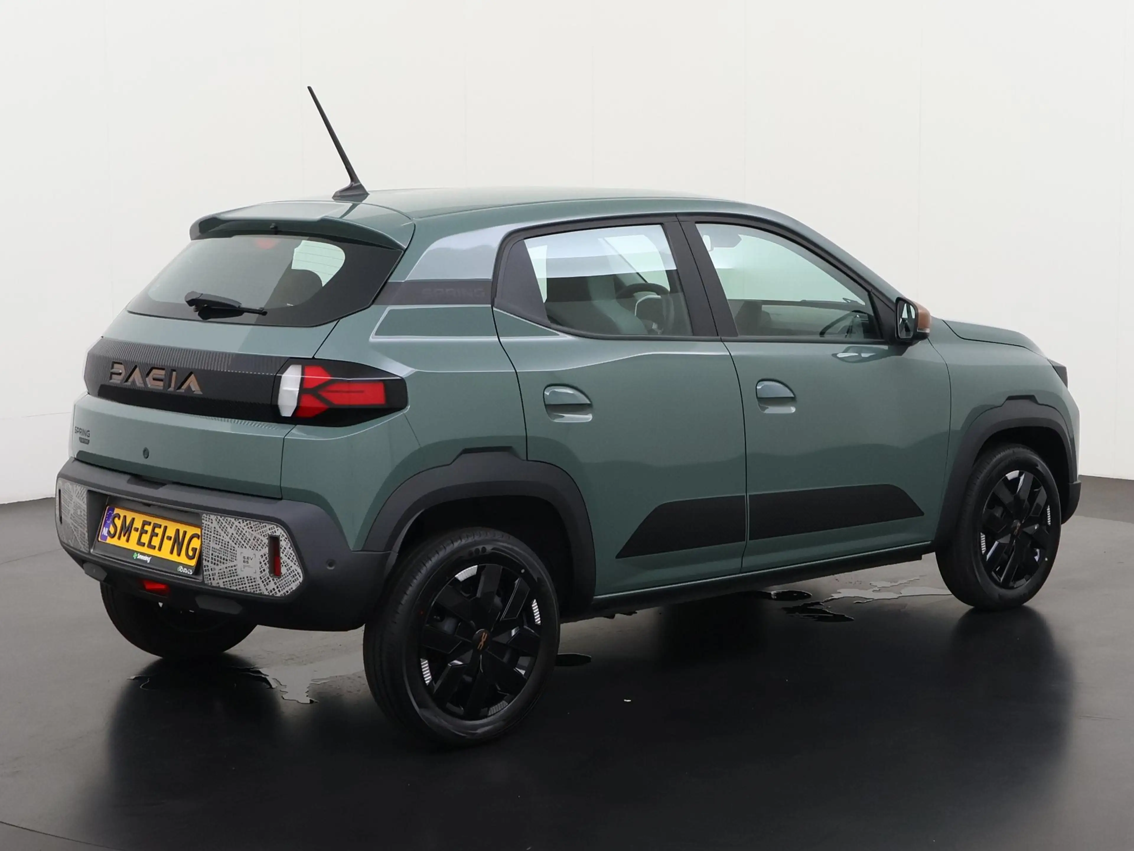 Dacia Spring Extreme 65 26.8 kWh | DC-snelladen | Achteruitcame — photo 4