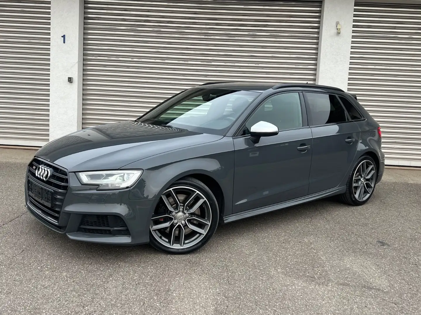 Audi S3 TFSI S tronic/Quatt/Led/Navi/Leder/Bang &Oluf Grau - 1