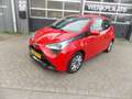 Toyota Aygo 1.0 VVT-i x-play Automaat Camera Airco Elek Pakket Rouge - thumbnail 2